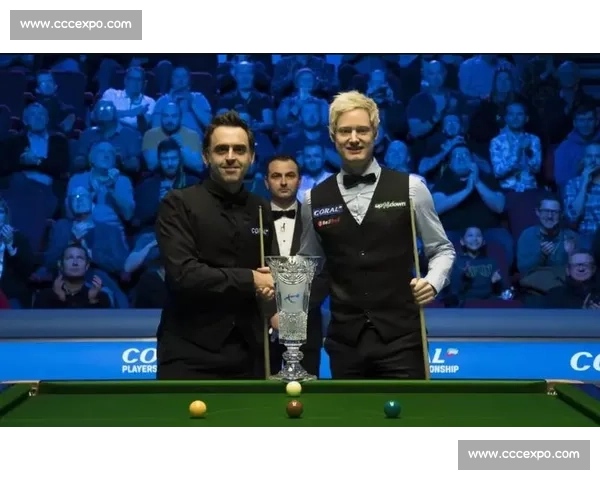 梅尔滕斯斯海尔托亨博斯封后，首夺草地冠军 + 生涯第 10 冠里程碑